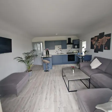 Apartment Welcome To Dc's Holycross